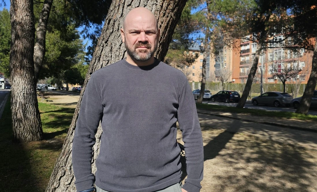 Marcos Sánchez Fernández sorprende con su debut literario en "Una historia corriente"